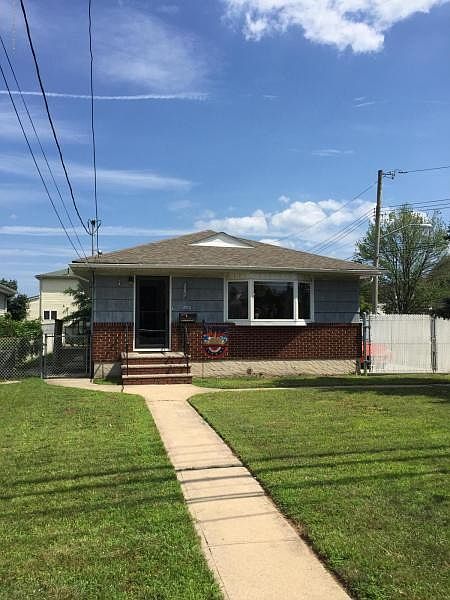 1st image of 204 Wild Ave