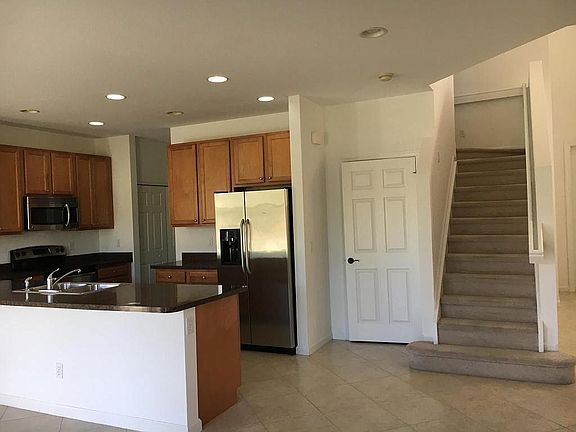 1/2 BATH & UPSTAIRS