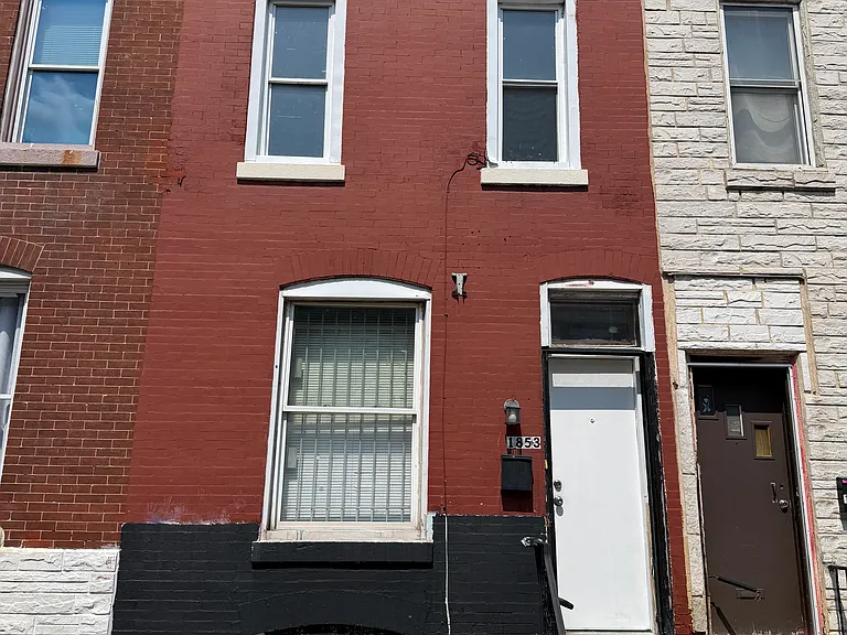 1853 E Wishart St — Photo 1