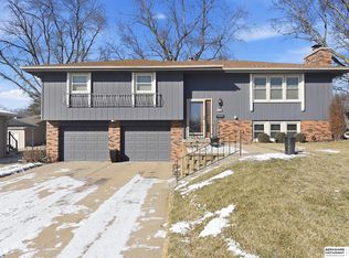 13968 William Cir, Omaha, NE 68144