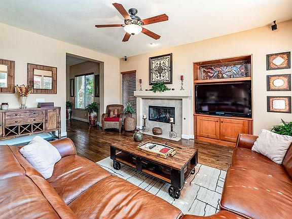 4th image of 1631 Chalcedony Ct
