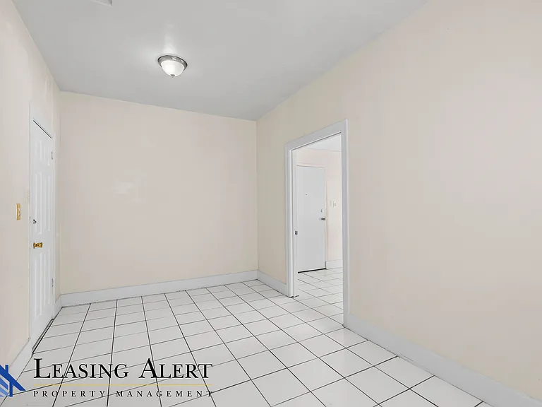108 S Cummings St — Photo 9