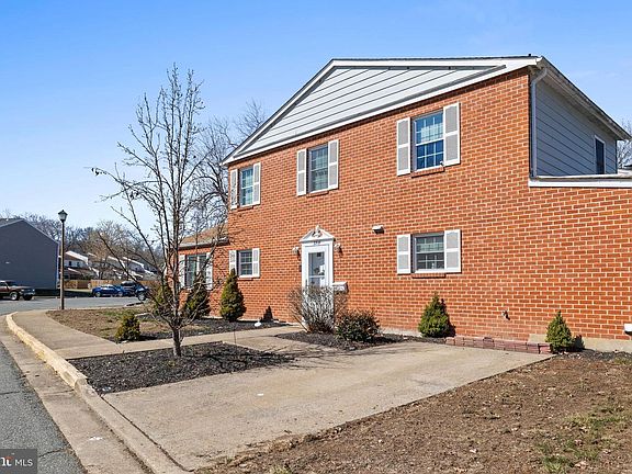 3rd image of 3716 Tavern Way