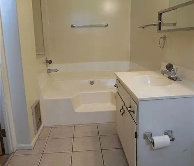 1505 Claim St #1 — Photo 4