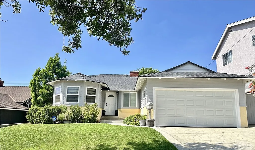 4 bed, 2353 sqft, $6,950 — Photo 1