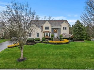 8 Schindler Ln, Monroe Township, NJ 08831