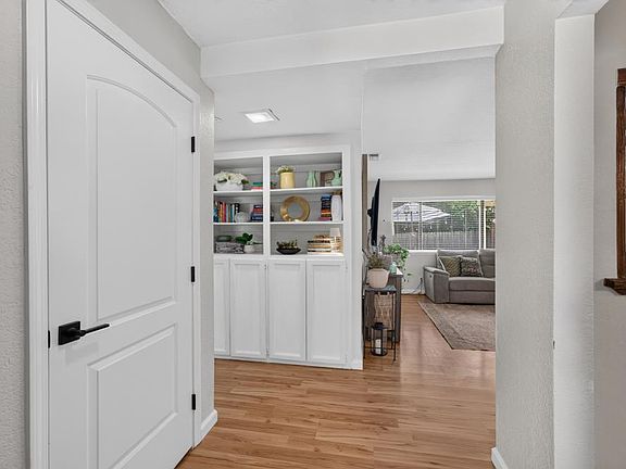 4th image of 7336 Millicent Ct