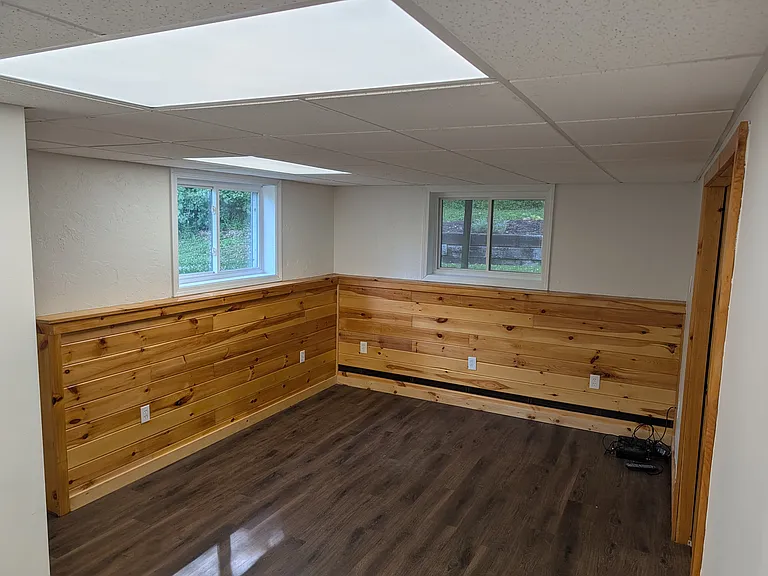 753 W River Rd #C — Photo 5