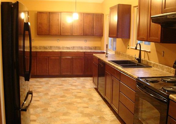 2nd image of 829 Southview Dr