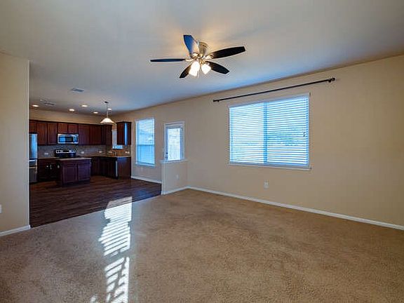4th image of 402 Zenith Rd