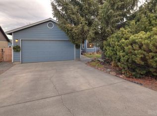 1954 NE Windy Tree Ct, Bend, OR 97701