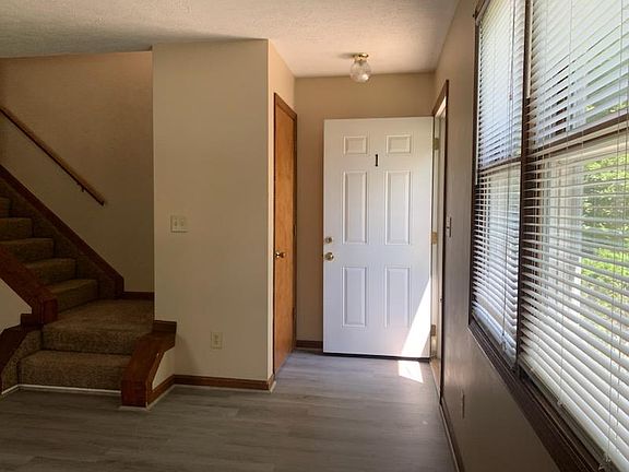 4th image of 213 W Vine St APT 1