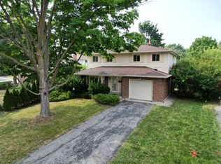 22 Silver Aspen Dr, Markham, ON L3T 3T2