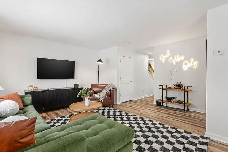 21737 Wheeler St — Photo 3