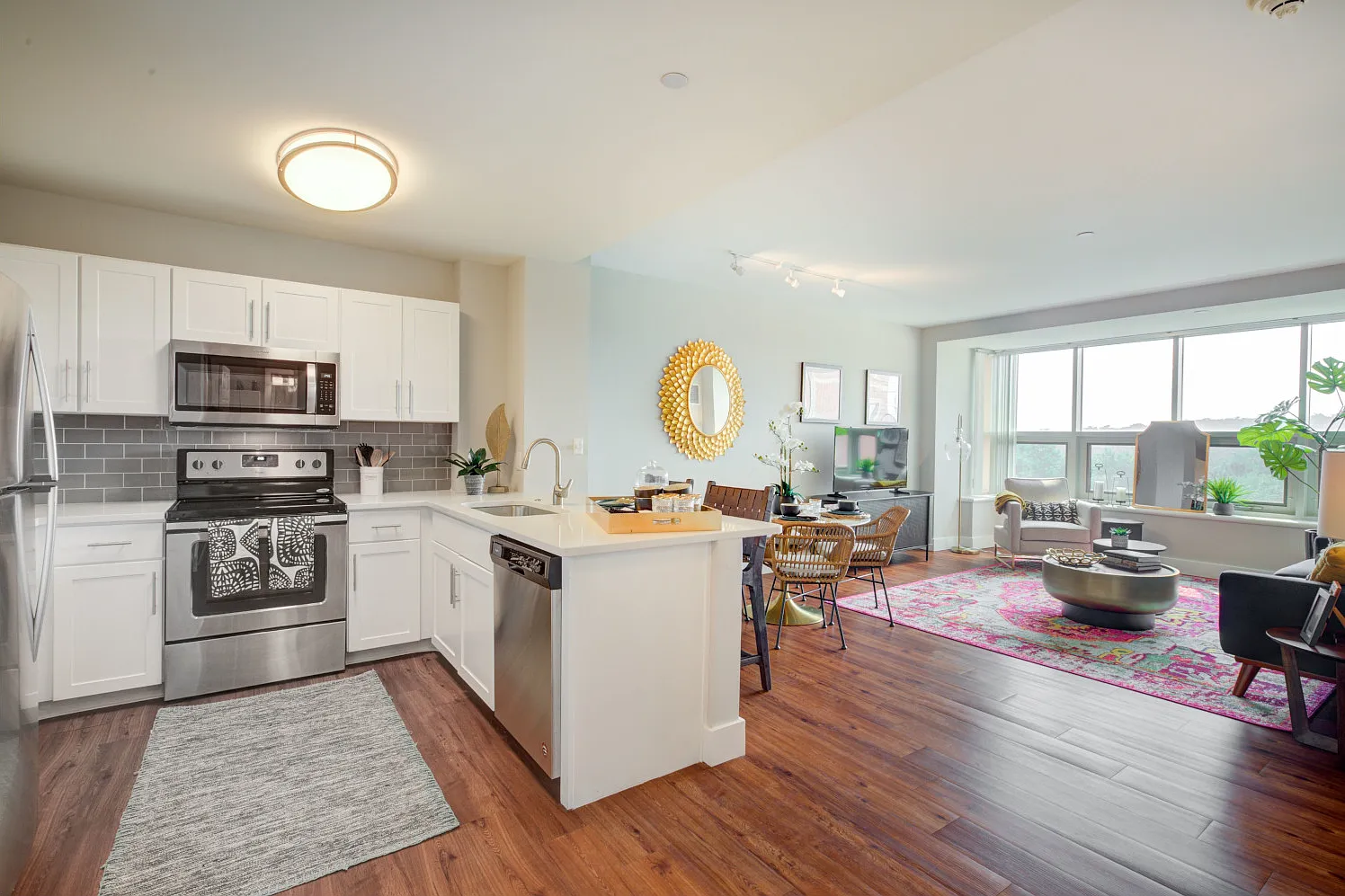 Halstead Burlington — Photo 1