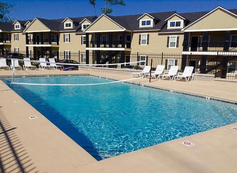 2nd image of 805 Harmon Dr