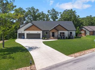 182 Oakmont Ave, Lake Ozark, MO 65049
