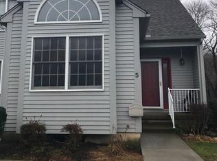 20 Church Ln APT 5, East Lyme, CT 06333