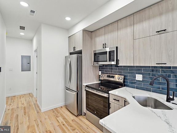 3rd image of 5937 Osage Ave #2