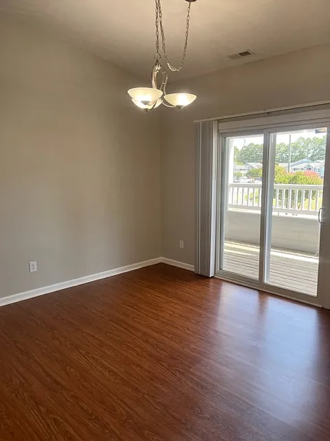 2 bed, 1400 sqft, $1,400 — Photo 2