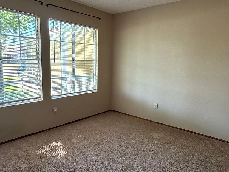 757 Sunningdale Dr — Photo 11
