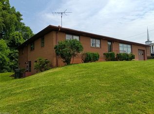 421 Nelson Hill Rd, Mount Airy, NC 27030