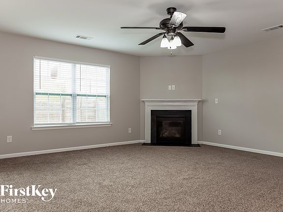 3rd image of 1920 Windy Willow Ln