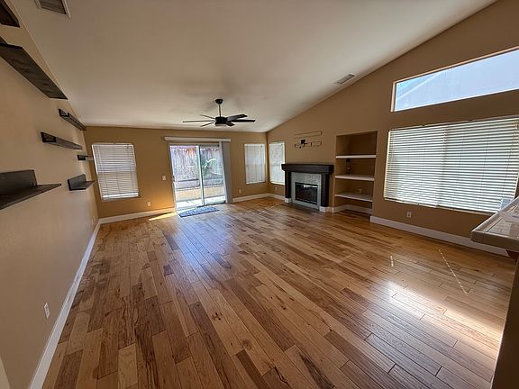 2nd image of 4859 Lake Park Pl