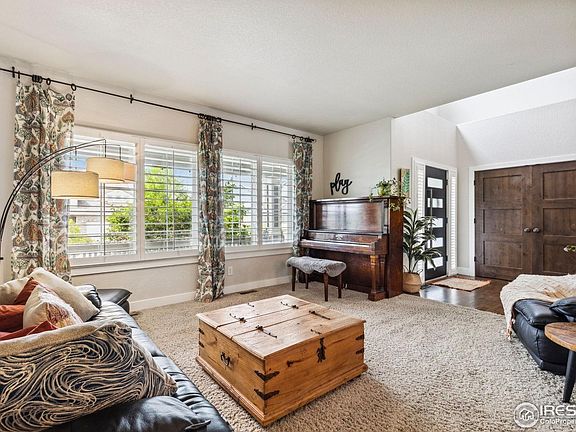 4th image of 860 Quintana Ln