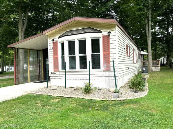 1229 Columbiana Lisbon Rd Lot 104, Columbiana, OH 44408