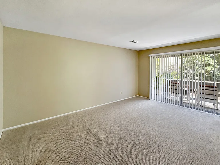 317 Poe St — Photo 17