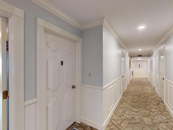 4th image of 240 Seaview Ct APT 414