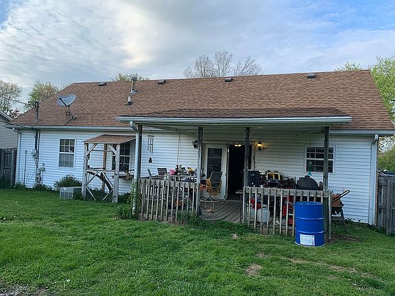 4th image of 401 Green Fields Ln