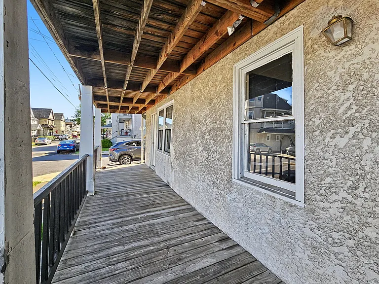 122 Willow St #1 — Photo 2