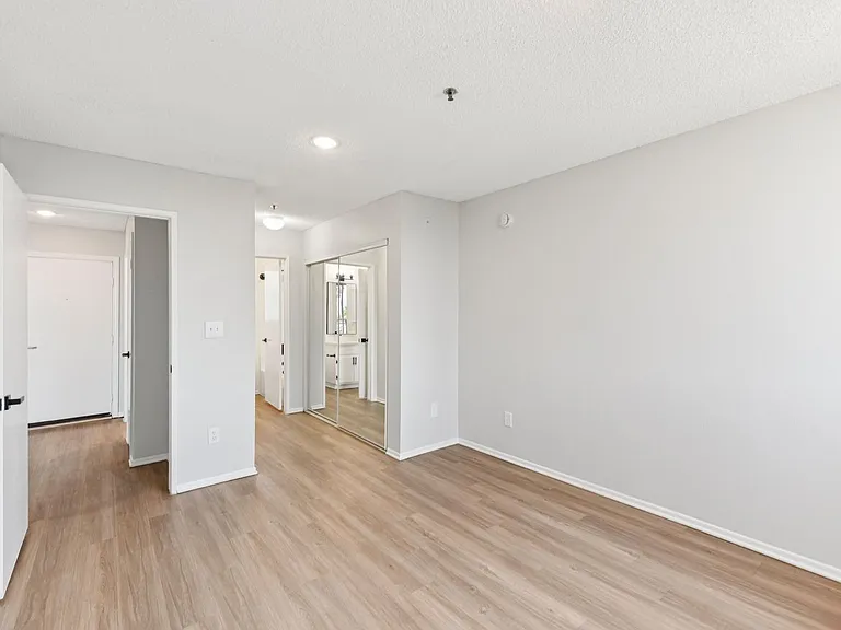 310 Virgil — Photo 66
