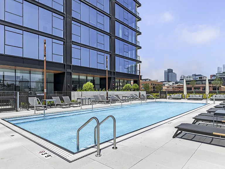 The Elizabeth Chicago — Photo 25