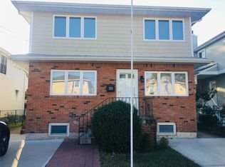 17 Graywood Rd #1, Port Washington, NY 11050