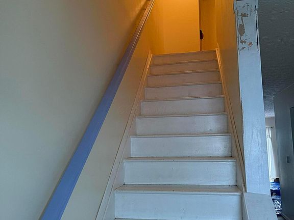 3rd image of 4652 Shalers Dr