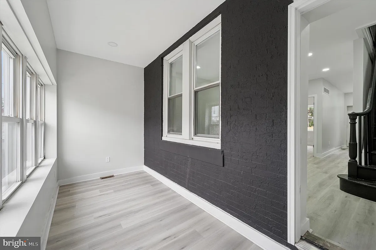 Building Photo - 6055 Allman St