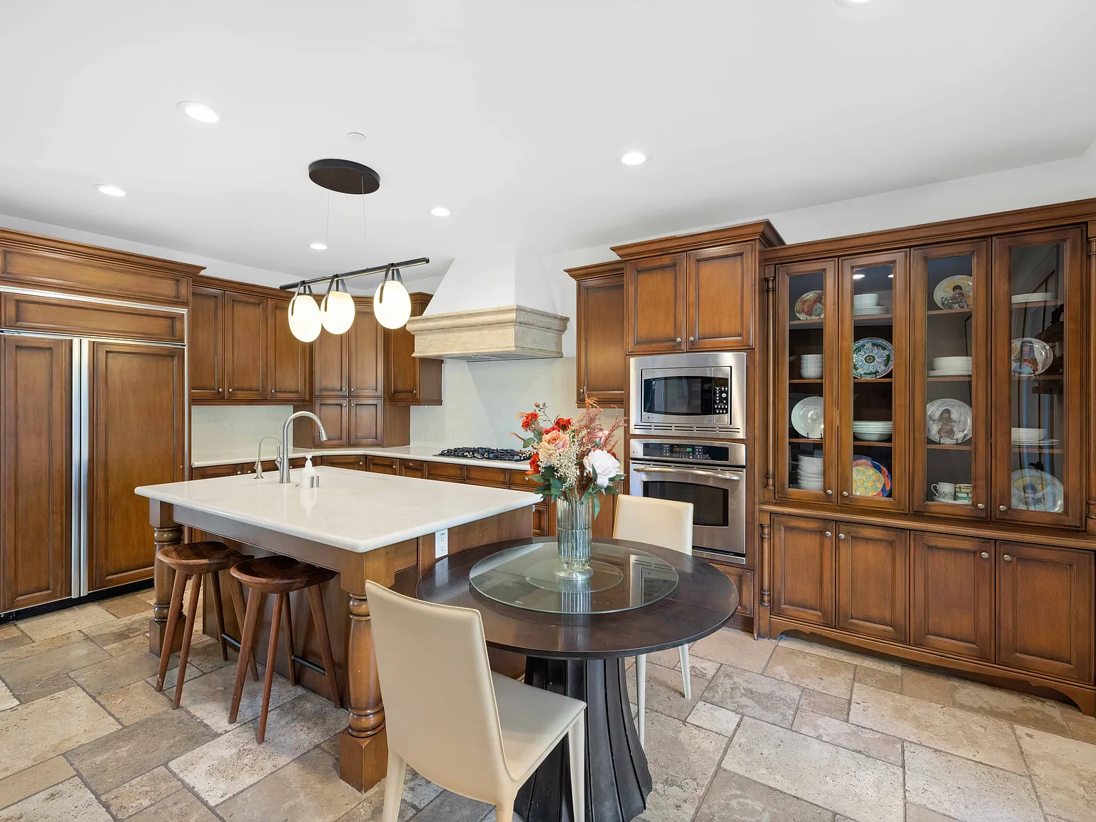 4 bed, 3.5 bath, 2812 sqft, $14,990 — Photo 3
