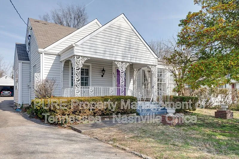 3 bed, 1.0 bath, 1929 sqft, $2,050 — Photo 3