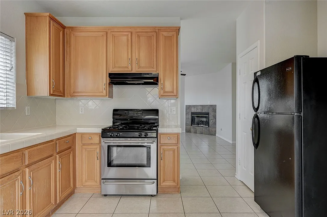 3 bed, 2.0 bath, 1257 sqft, $2,120 — Photo 4