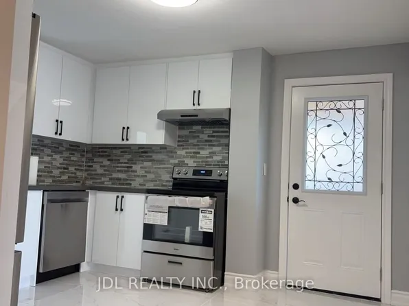 238 Hunter St, Pembroke, ON K8A 2N9
