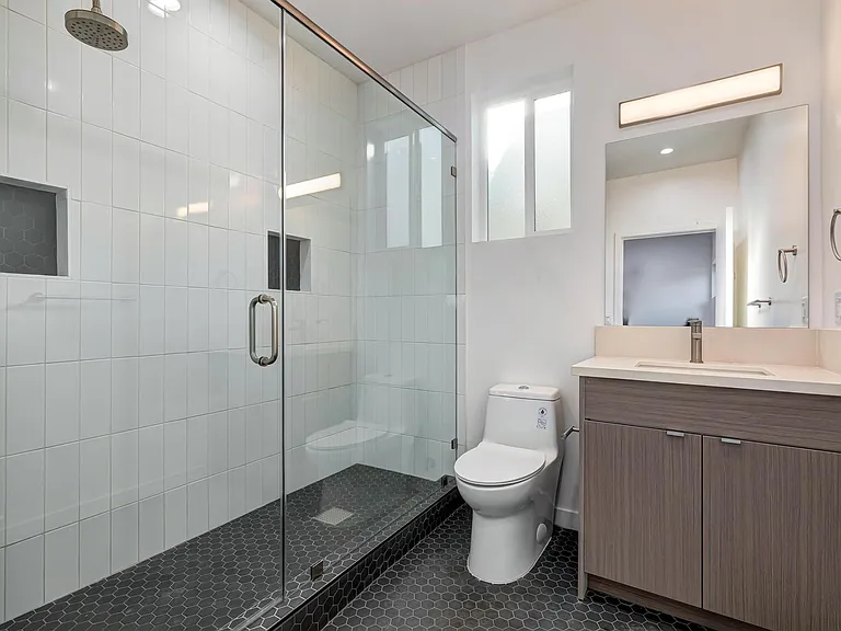 5572 Packard St — Photo 9