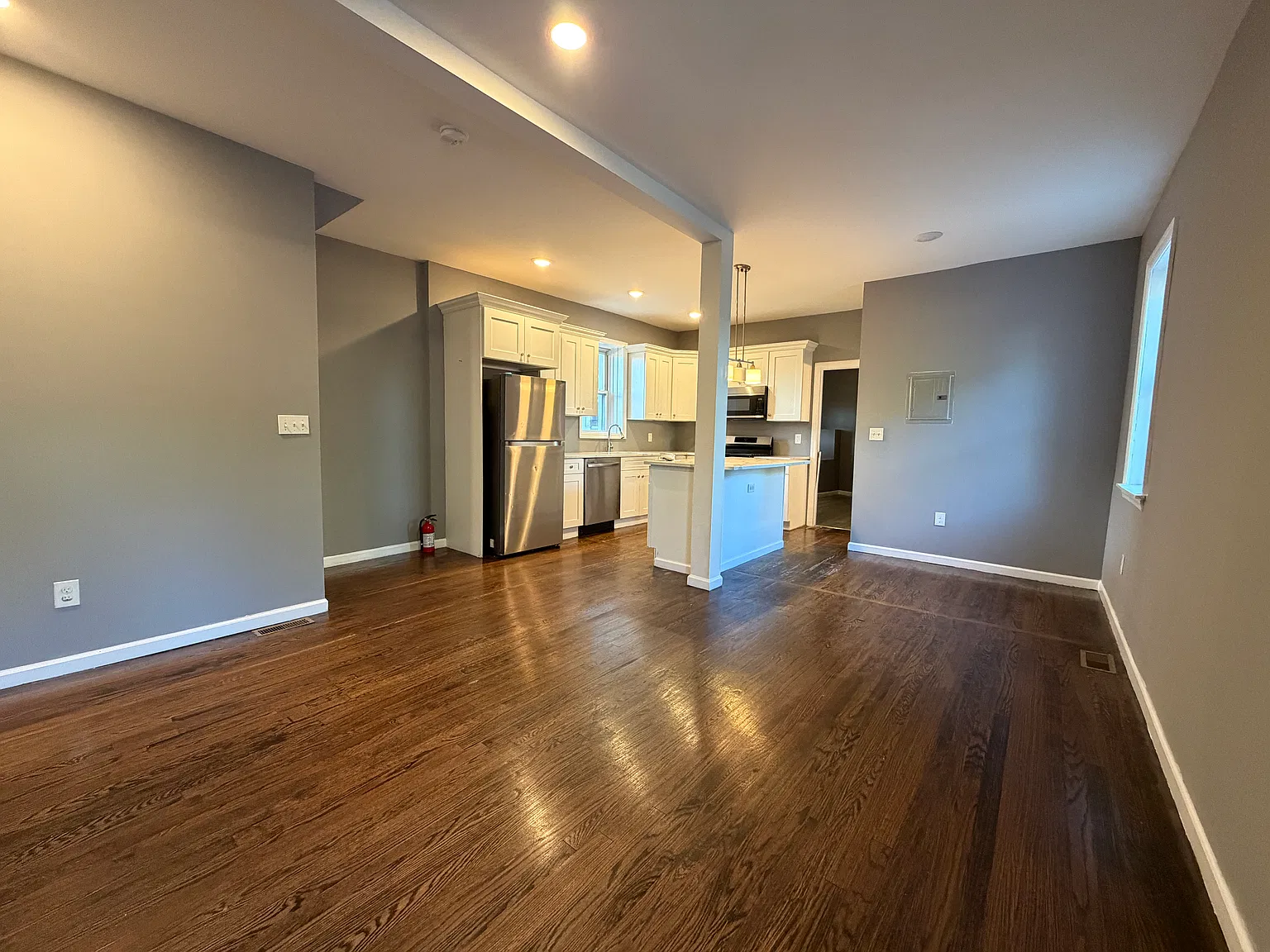 2 bed, 1800 sqft, $2,750 — Photo 2