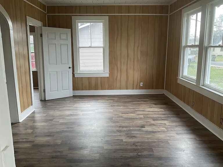 4305 Byron St — Photo 4