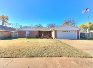 1313 Winding Creek Rd, Moore, OK 73160