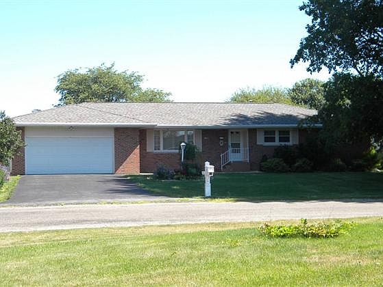 1st image of 4311 Maple Dr