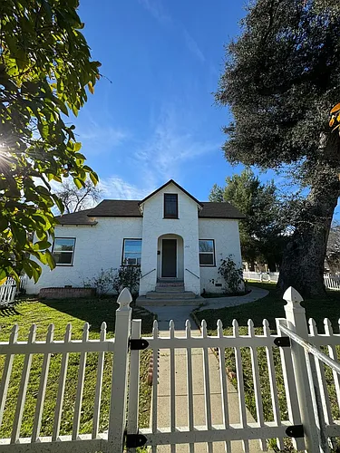 1745 Pine St Photo 1