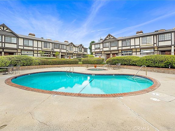 3rd image of 20737 Roscoe Blvd Unit 203